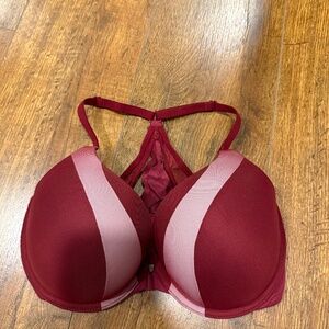 Victoria Secret bra with a front clip size 32tripleD good condition